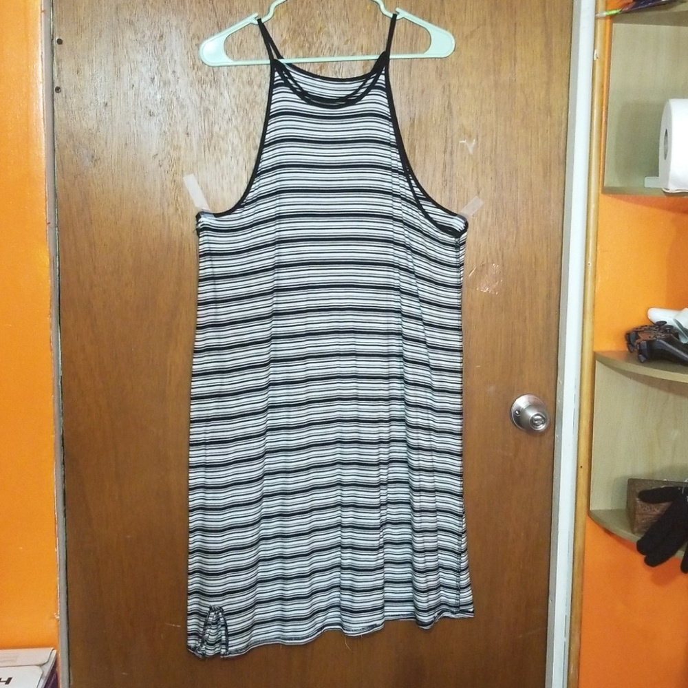 American Eagle | GUC | Black & White Skater Dress